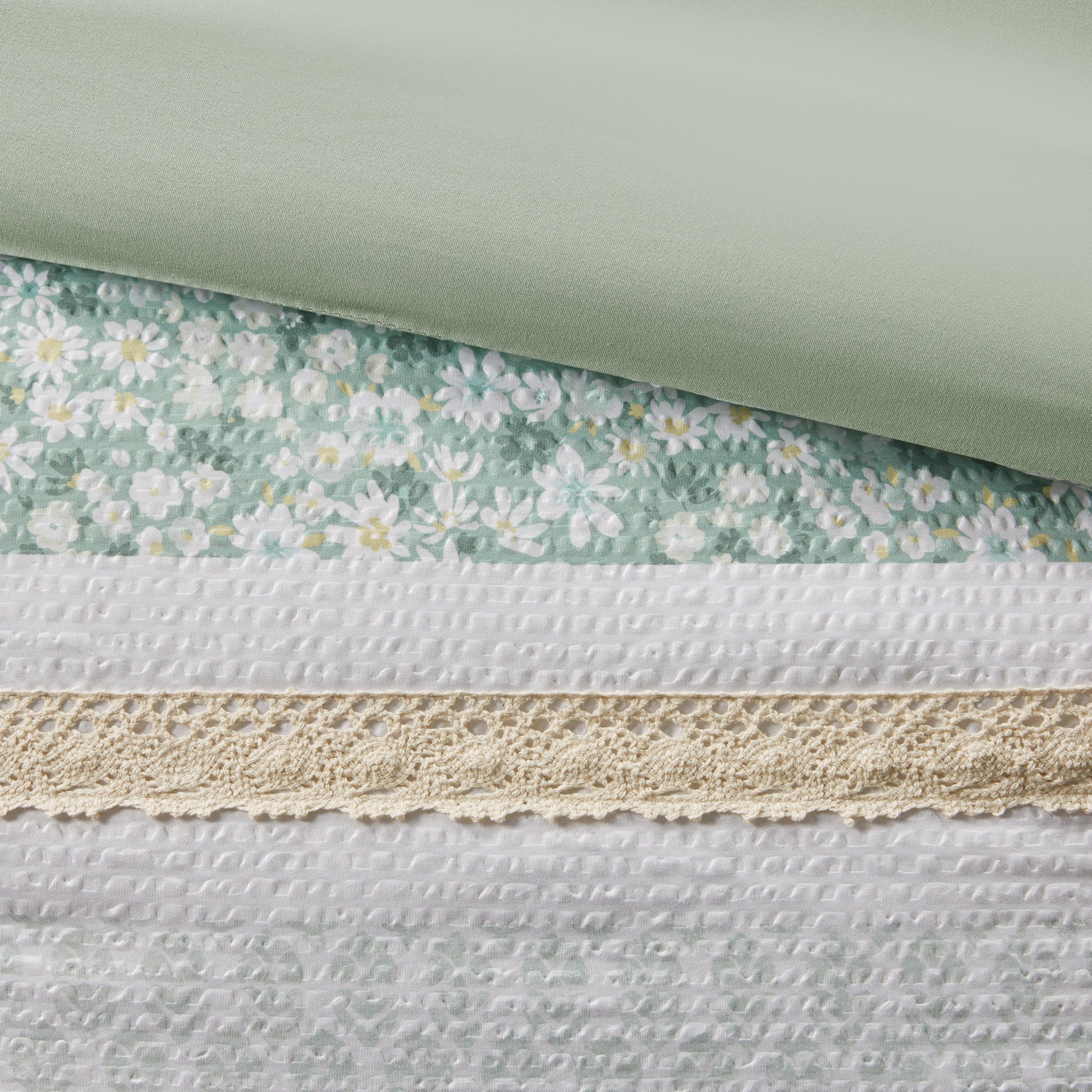 Madison Park 5 Piece Seersucker Comforter Set with Throw Pillows