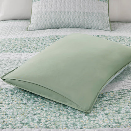 Madison Park 4 Piece Seersucker Quilt Set with Throw Pillow