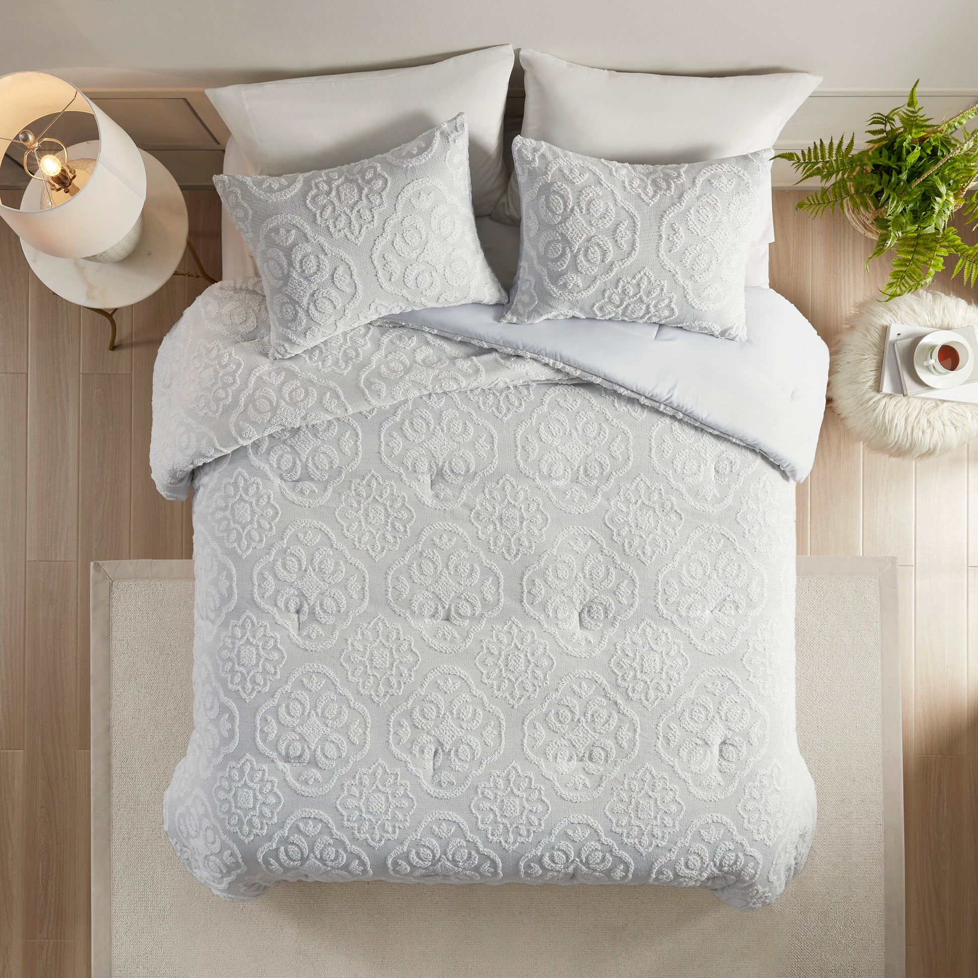 Madison Park 3 Piece Tufted Woven Medallion Comforter Set