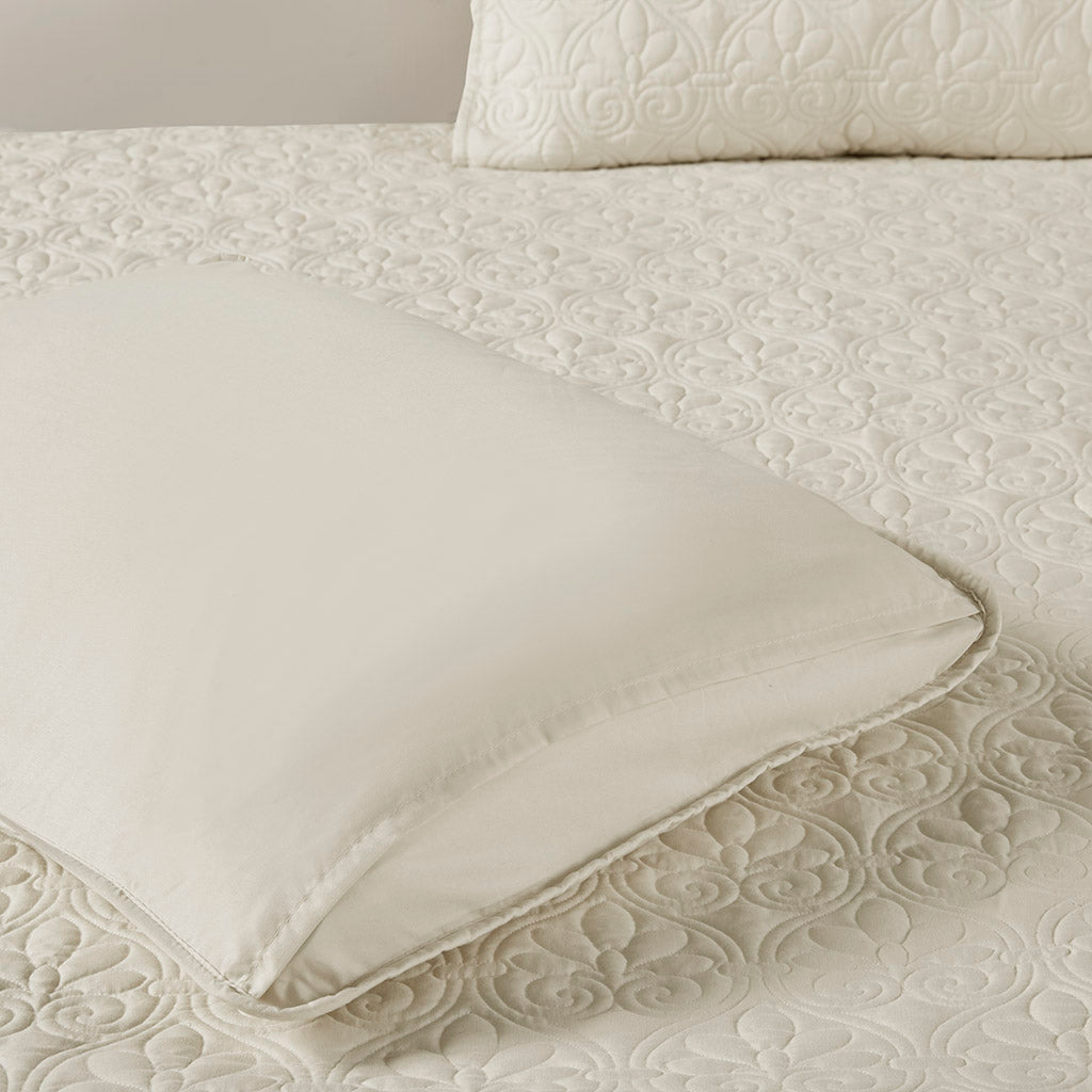 Madison Park 3 Piece Split Corner Pleated Quilted Bedspread