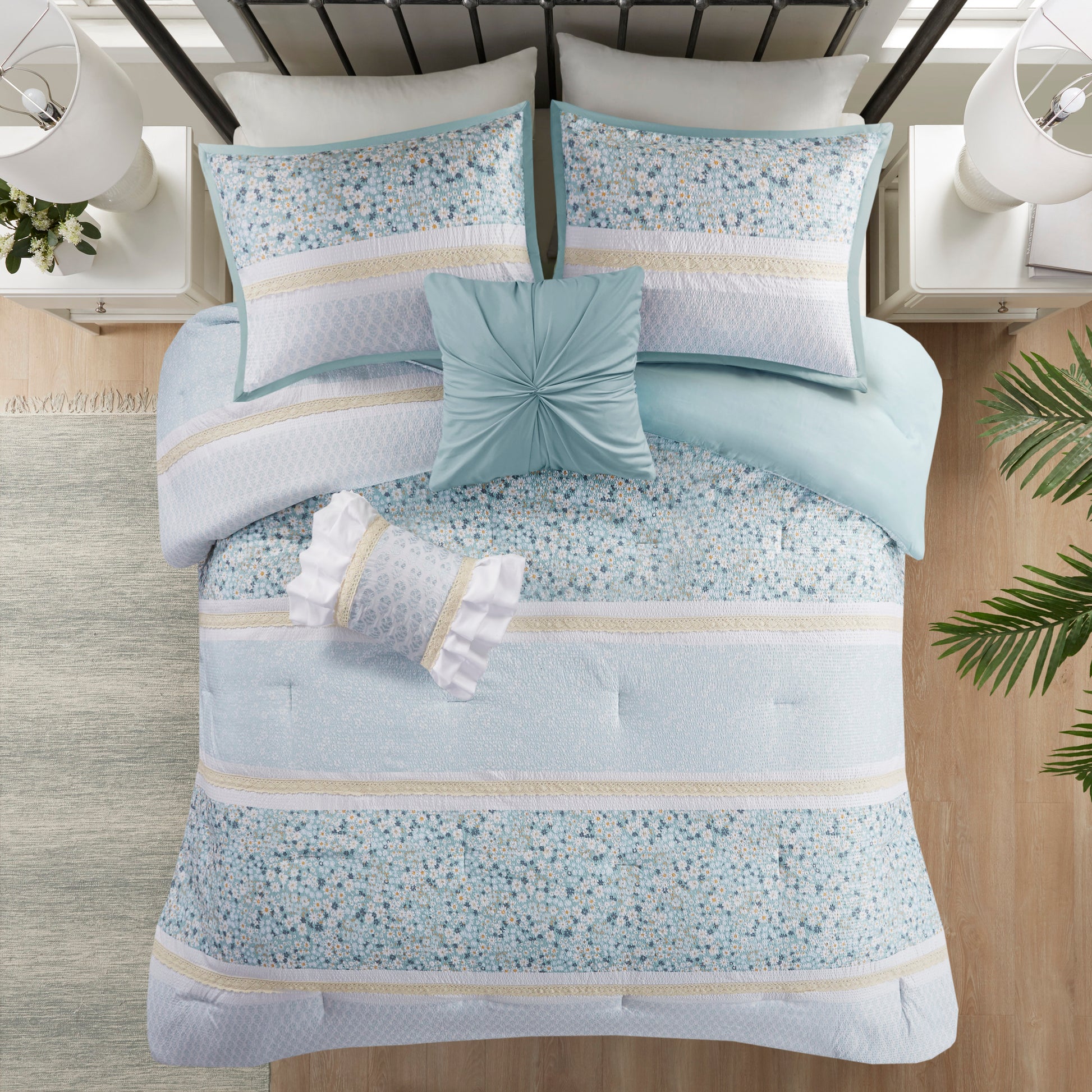 Madison Park 5 Piece Seersucker Comforter Set with Throw Pillows