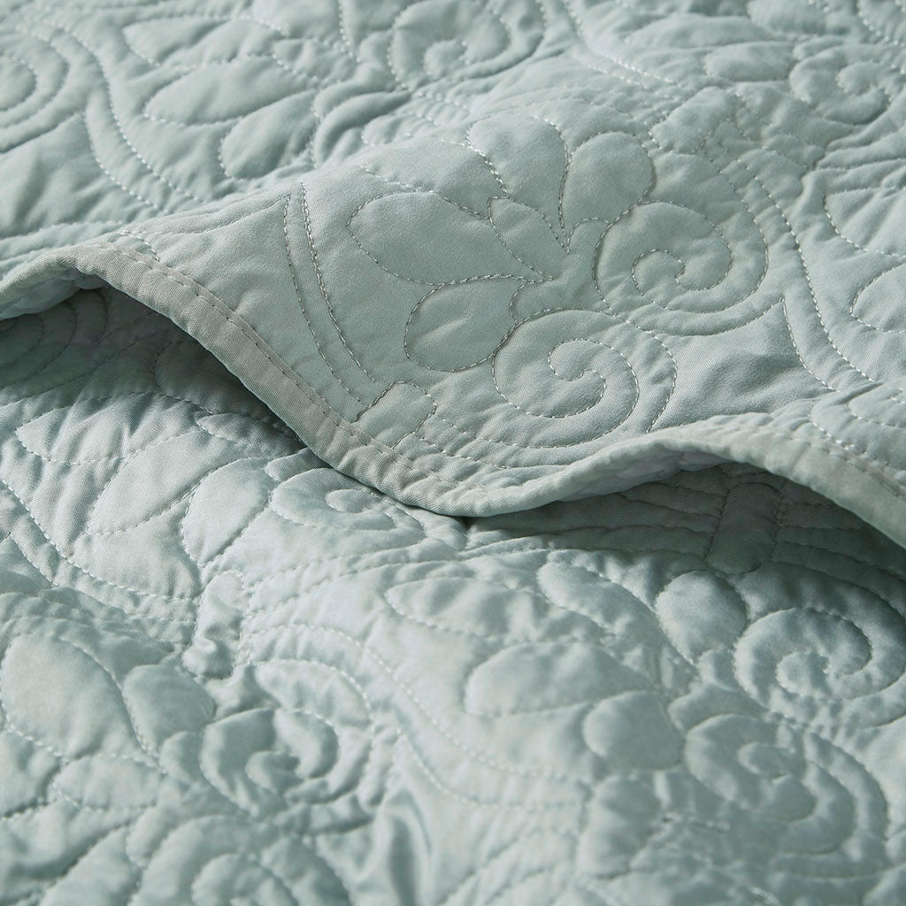 Madison Park Oversized Quilted Throw