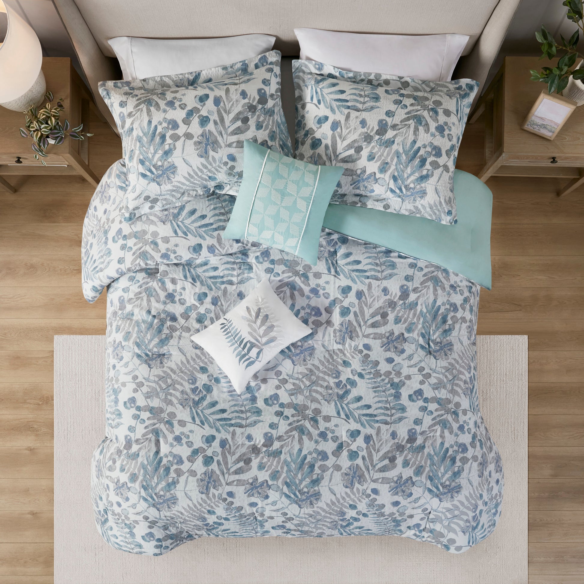 Madison Park 5 Piece Botanical Floral Seersucker Comforter Set