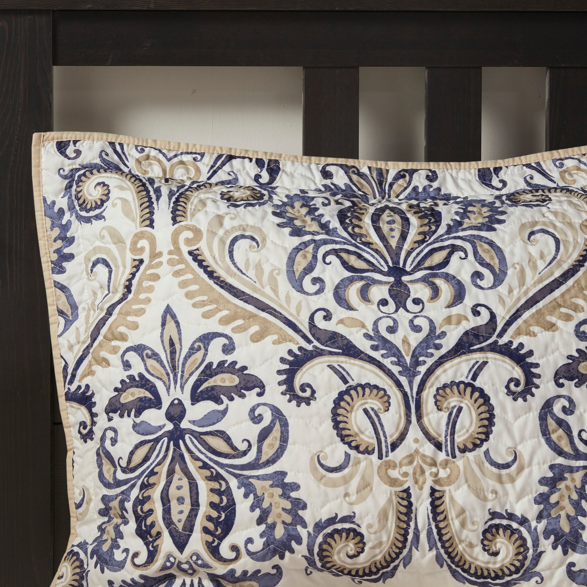 Madison Park 6 Piece Reversible Quilt Set with Throw Pillows