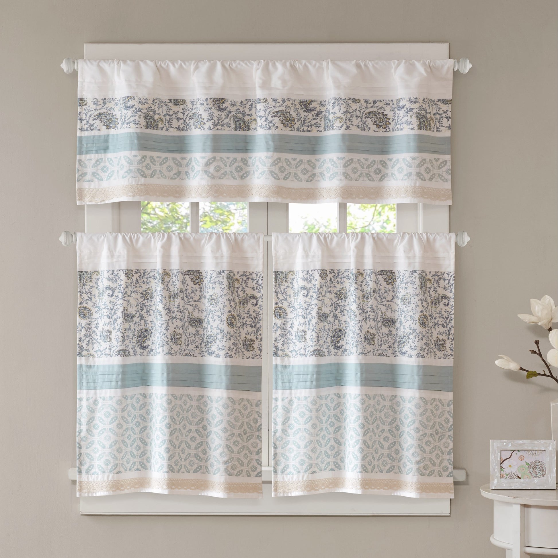 Madison Park Printed and Pieced Rod Pocket Valance