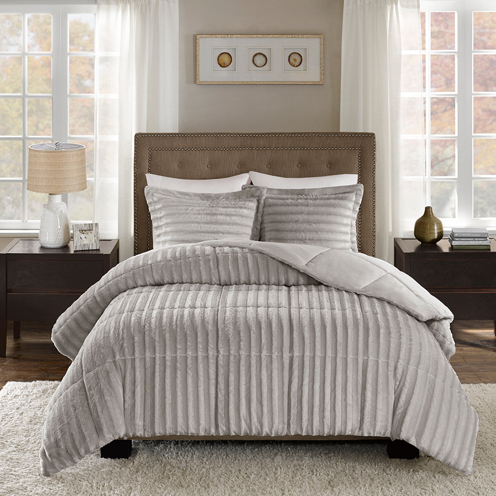 Madison Park Duke Faux Fur Reversible Comforter - Thumbnail 3